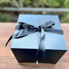 Cargar imagen en el visor de la galería, CAJA PREMIUM de Rosas y Bombones

