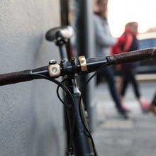 Cargar imagen en el visor de la galería, Luz de Bicicleta Knog Blinder Mini Front Light Chippy
